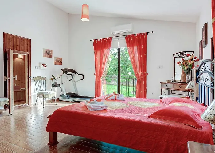 Chariklia * Neo Chorio